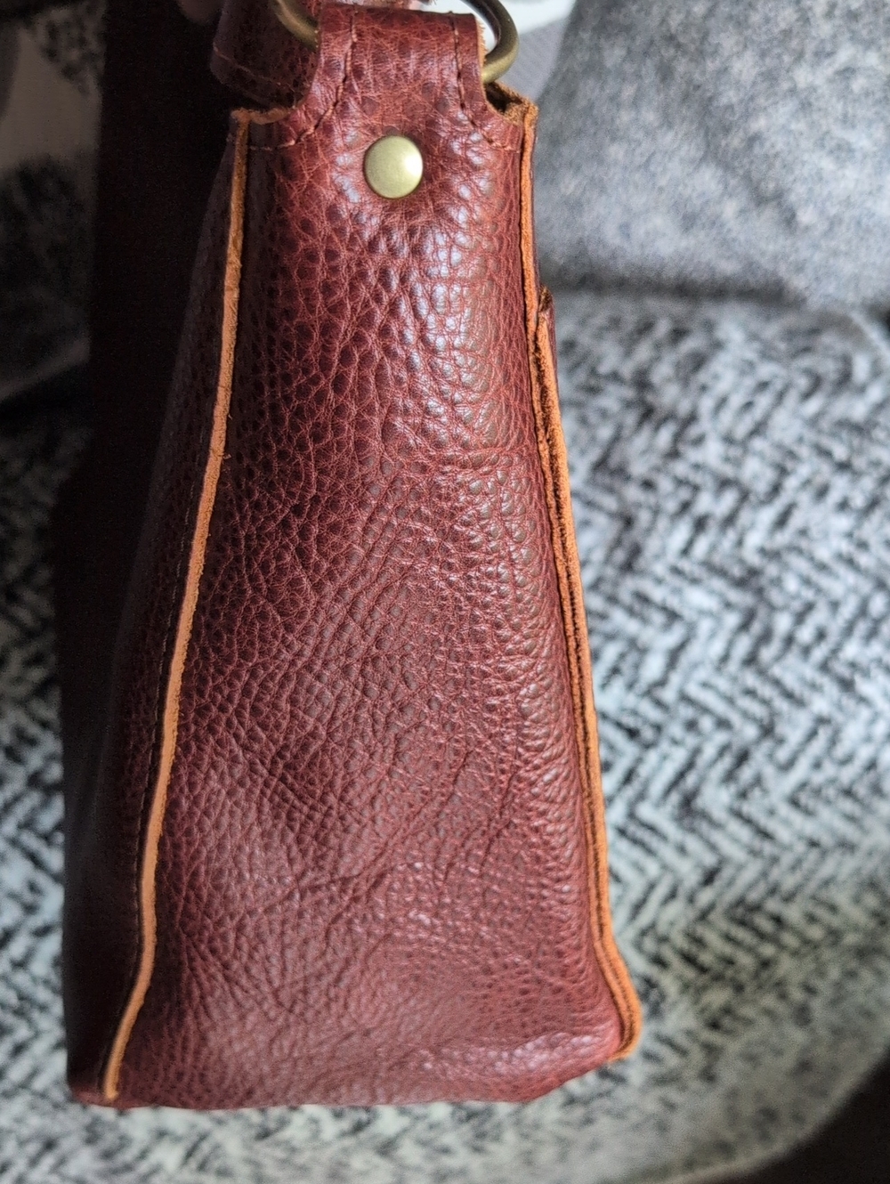 Portland Leather Nutmeg Triangle Shoulder Bag Classic Size EUC - Picture 7 of 16